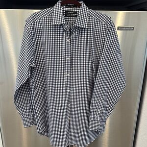 Saks Fifth Avenue Blue and White Casual Button Down Shirt
16 32/33